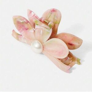 NWOT Anthropologie Flower Claw Hair Clip